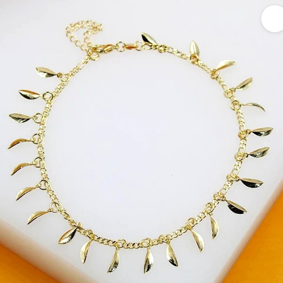 Leaf Drop Gold Dainty Choker Necklace - Picture 2 of 2